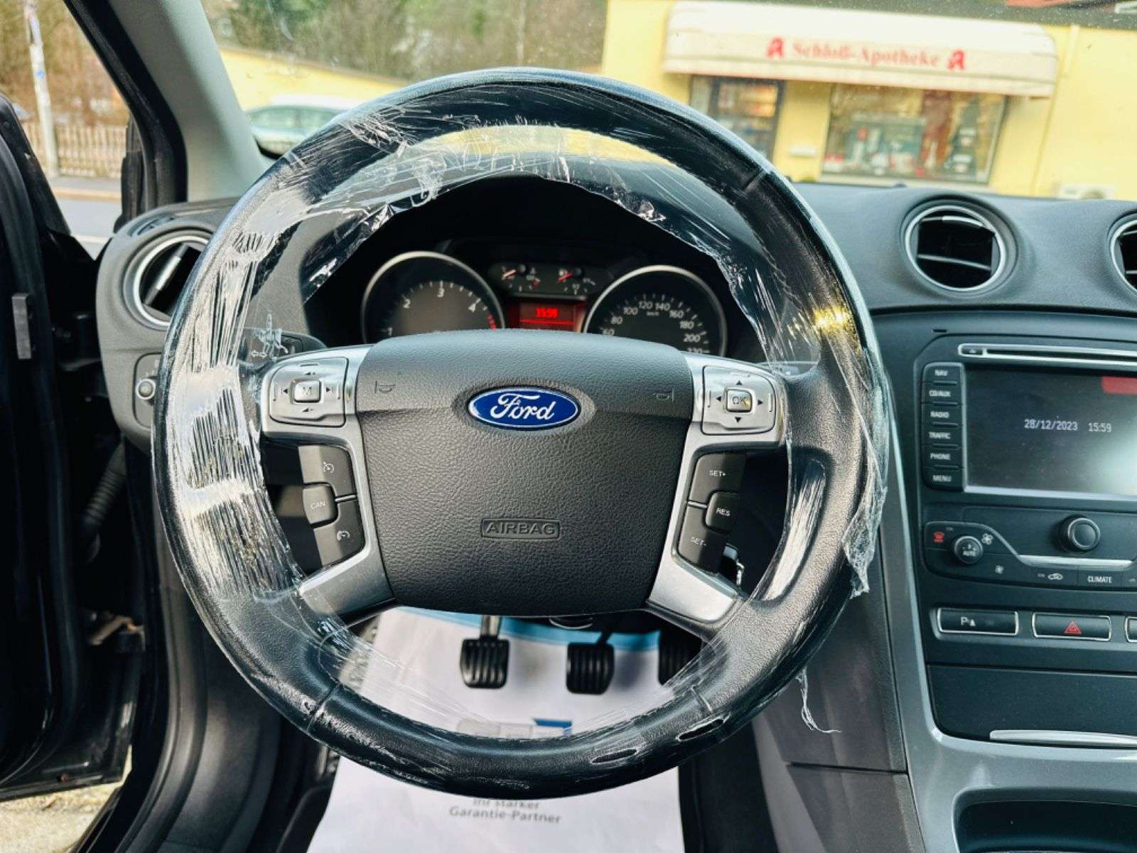 Ford Mondeo Turnier*Business Edition*SHZ*KLIMA*Navi* Bild 12