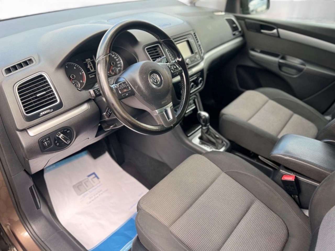 Volkswagen Sharan 2.0 TDI Comfortline* BMT*Klima*Navi*AHK*TÜV-NEU Bild 9