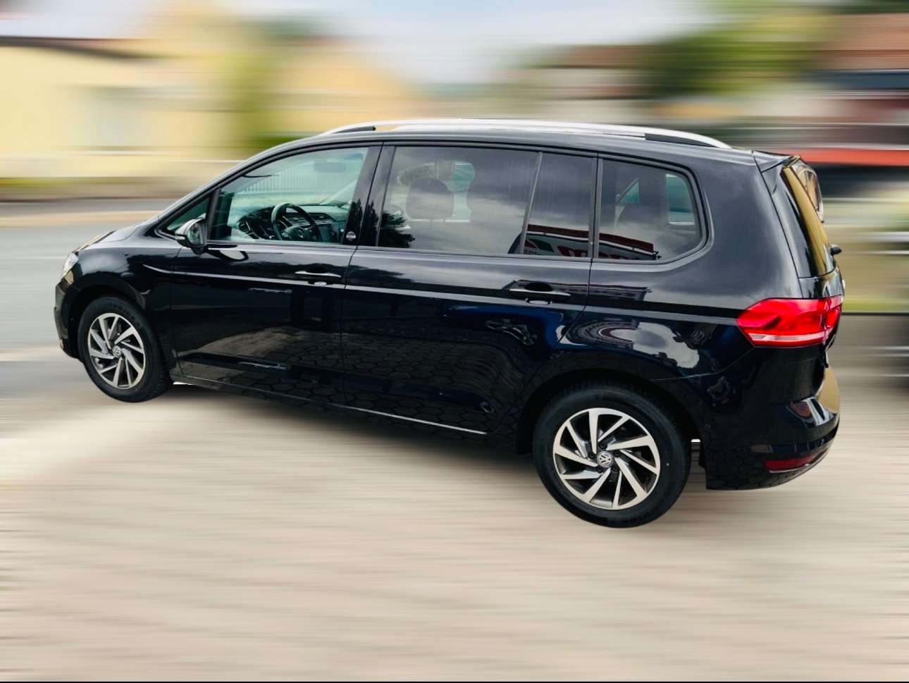 Volkswagen Touran Sound 1.2 TSI*Navi*7-Sitzer* Family Paket Bild 7
