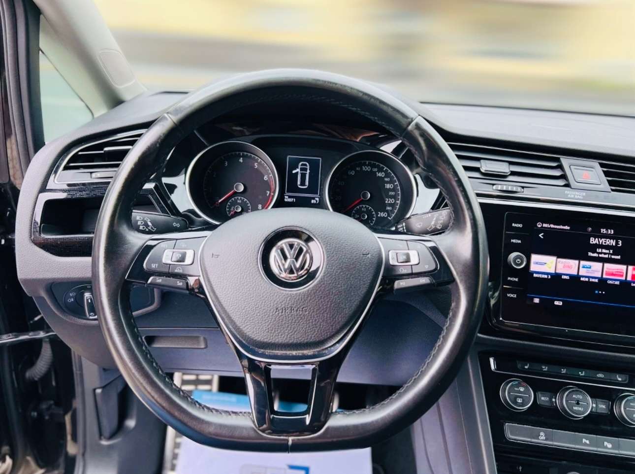 Volkswagen Touran Sound 1.2 TSI*Navi*7-Sitzer* Family Paket Bild 12