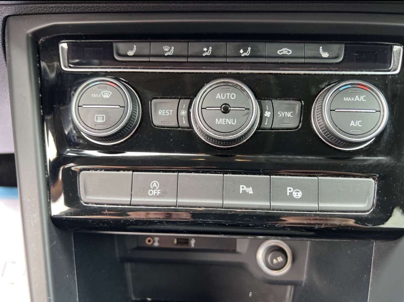 Volkswagen Touran Sound 1.2 TSI*Navi*7-Sitzer* Family Paket Bild 14