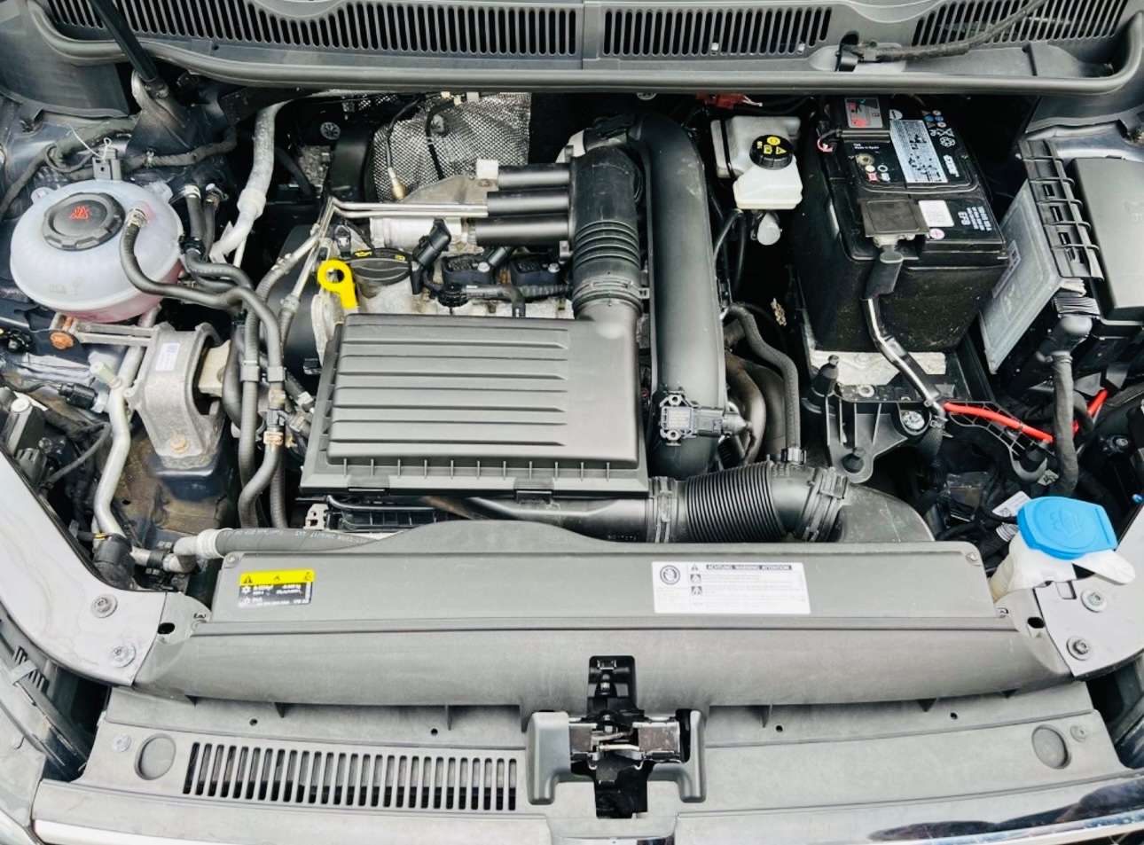 Volkswagen Touran Sound 1.2 TSI*Navi*7-Sitzer* Family Paket Bild 16