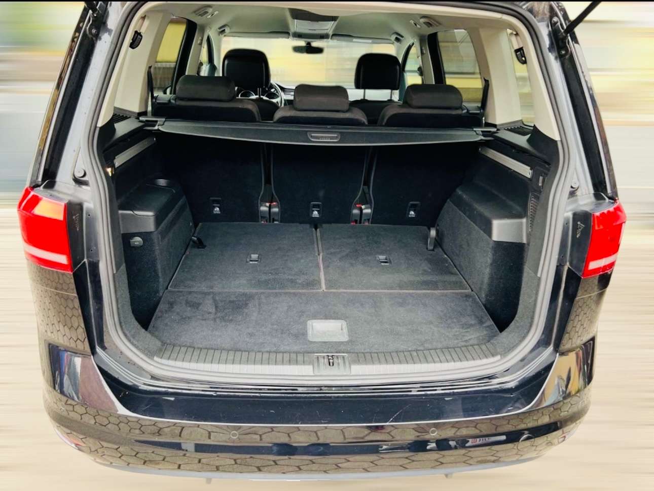 Volkswagen Touran Sound 1.2 TSI*Navi*7-Sitzer* Family Paket Bild 17